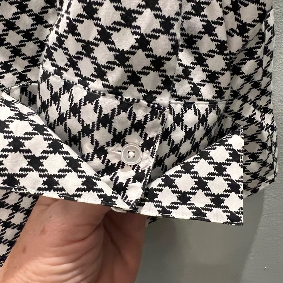 Talbots Women's 10 black and white star pattern. Long Sleeved Shirt Top size 10 - Picture 5 of 7